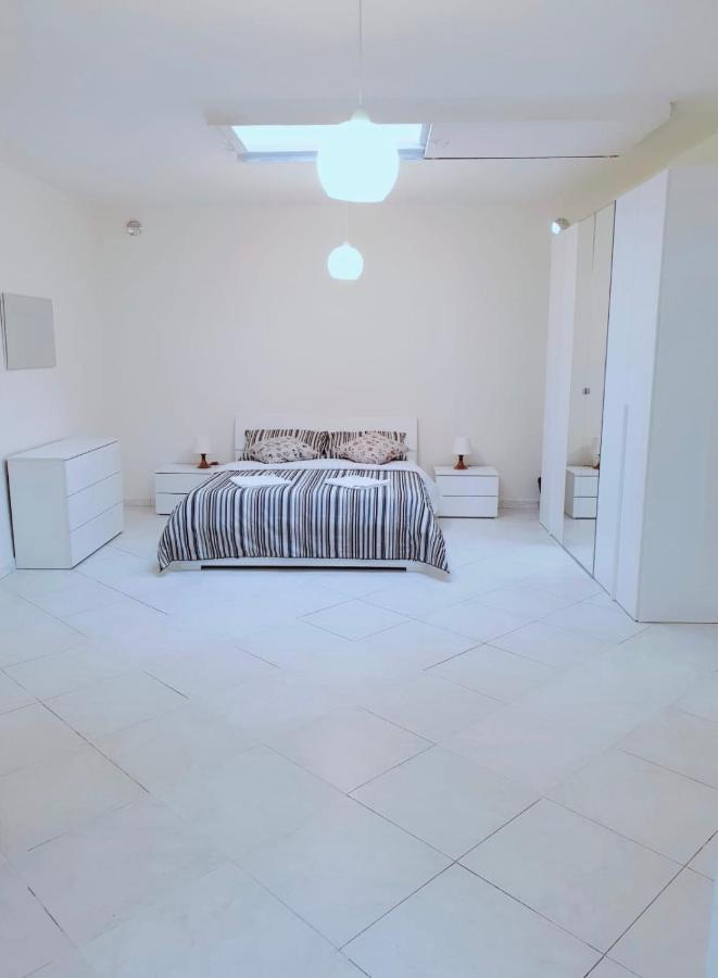 דירות בארי Visconti House מראה חיצוני תמונה
